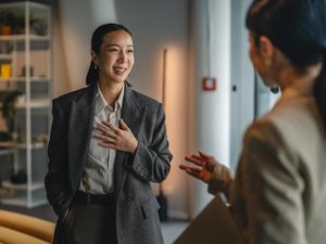 7 Ciri Orang Cerdas Secara Emosional yang Membuatnya Lebih Sukses