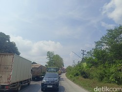 Kemacetan Panjang Masih Terjadi di Jalan Palembang-Betung