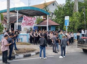 Massa Geruduk PLN Palangka Raya, Pemadaman Listrik Belum Usai