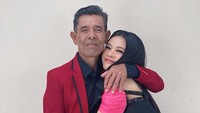 Melly Lee Berduka