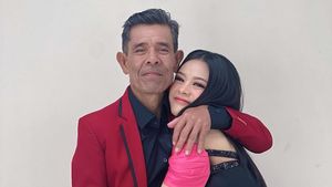 Melly Lee Berduka