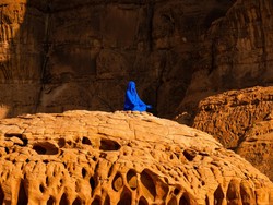 Viral Berhala Biru di Al Ula Arab Saudi, Ini Kata Seniman Pembuatnya