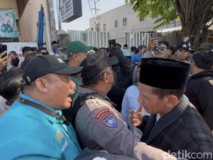 Dugaan Penyerobotan Tanah Wakaf Masjid Rahmat Surabaya Berujung Ricuh