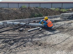 Penyebab 10 Tiang Listrik di Gresik Roboh hingga Timpa 3 Kendaraan