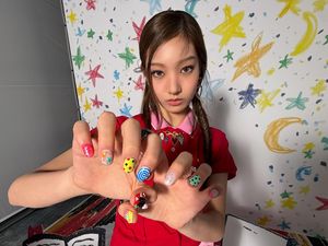 Member Girlband Baru HYBE Ini Ternyata Adik Jihyo TWICE