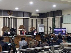 Kadis Ngaku Rogoh Tabungan Kuliah Anak untuk Setor Rp 10 Juta ke Bupati Cilacap