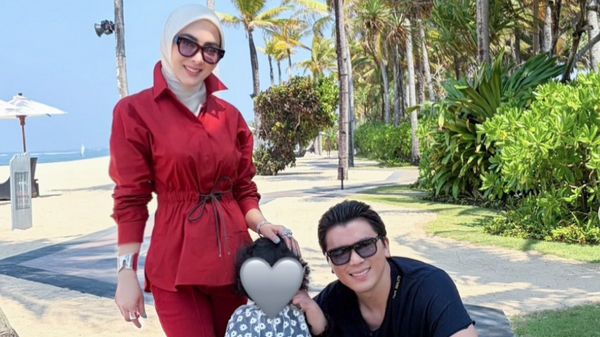 7 Foto Syahrini Liburan ke Bali, Putrinya yang Beranjak Balita Bikin Gemas