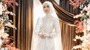 Dea Annisa Menangis Mohon Maaf kepada Ibunda di Pengajian Jelang Pernikahan