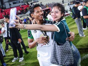 Momen Manis DJ Icha Kharoline Dampingi Arief Catur Rayakan Persebaya Juara