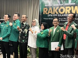 PPP Sulsel Serahkan SK Pengurus 13 DPC, 8 Daerah Ditahan untuk Jadi Kejutan