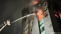 Penampakan Gedung Bapenda DKI Dilahap Api, Sebagian Tinggal Rangka