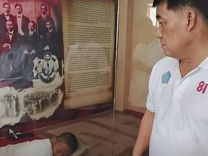 Viral Pria Tertidur di Etalase Gedung Cagar Budaya saat Gubernur Meninjau