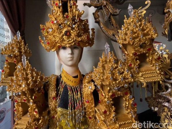 Usaha Kostum di Lamongan Kebanjiran Order saat Agustusan.