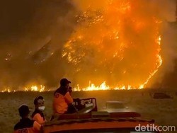 Api Semakin Meluas, Kawasan Wisata Bromo Ditutup Total!