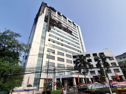 Kebakaran Gedung Bapenda DKI Padam, 2 Mobil Damkar Tetap Siaga di Lokasi