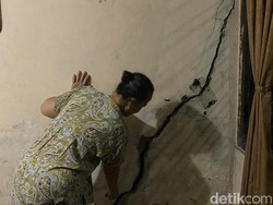 Warga Gombel Sambat Rumah Retak Parah gegara Proyek Mal, Minta Ganti Untung