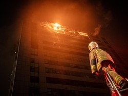 Detik-detik Gedung Bapenda DKI Kebakaran, Kepulan Asap Mengepung Tiba-tiba