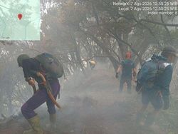 Kebakaran Gunung Gede Dipadamkan, Pendakian Ditutup Sementara