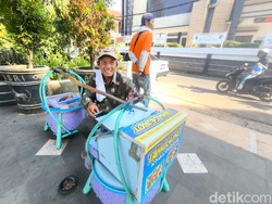 Kisah Kusmanto, dari Lautan ke Pikulan Tahu Gejrot di Kuningan