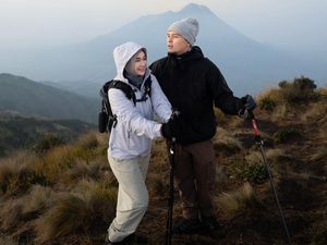 Anisa Rahma-Suami Naik Gunung Merbabu: Cerita Baru Pernikahan Kita