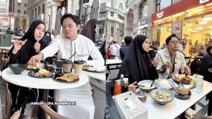 Anisa Rahma dan Suami Kulineran di Madinah, Cicip Makanan Indonesia