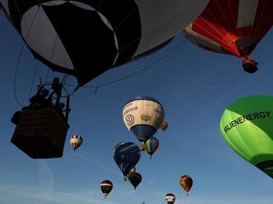Balon Udara Warna-warni Ramaikan Festival Tahunan Bristol