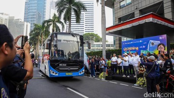 Berita dari Detik Finance: Transjakarta Ubah Rute Imbas Perayaan HUT RI, Catat Jadwalnya