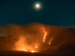 Kebakaran Lahan di Bromo Capai 520 Hektare, 3 Helikopter Diterjunkan