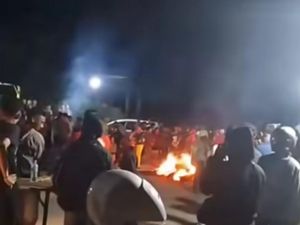 Protes 2 Pelaku Pungli Ditangkap, Warga Blokir Jalan ke Wisata Sidebuk-Debuk Karo
