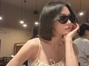 Bikin Salfok! Ini 6 Aksesori Mewah Song Hye Kyo Saat Liburan di Jepang