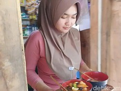 Cerita Indy, Mahasiswi Pangandaran Jualan Seblak demi Asa Kuliah