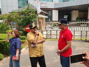 Wagub DKI Rano Karno Tinjau Kondisi Gedung Bapenda yang Terbakar