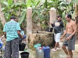 Nestapa Warga Sindangwangi Pangandaran, Bertaruh Waktu Demi Air