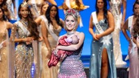 Cetak Sejarah! Miss Universe Canada Naik Panggung Gendong Bayi!