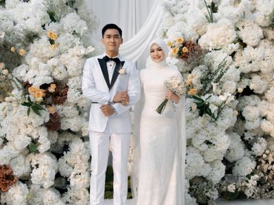 8 Potret Pernikahan Dea Annisa & Mazaki, Elegan Dengan Nuansa Putih