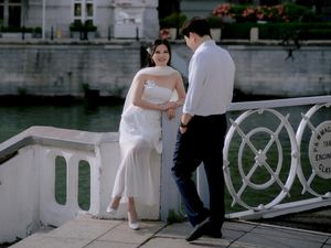 Intip Foto Prewedding Romantis Felicia Tissue dan Calon Suami di Singapura