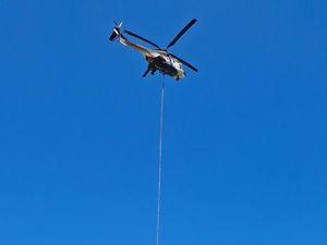 Dua Heli Water Bombing Dikerahkan untuk Padamkan Kebakaran Bromo