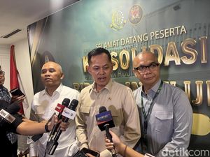Kepala Bappisus: Kita Masih Punya PR Tangkap Koruptor Besar Riza Chalid