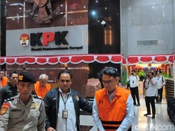 KPK Tahan 4 Tersangka Kasus Iklan Bank di Jabar