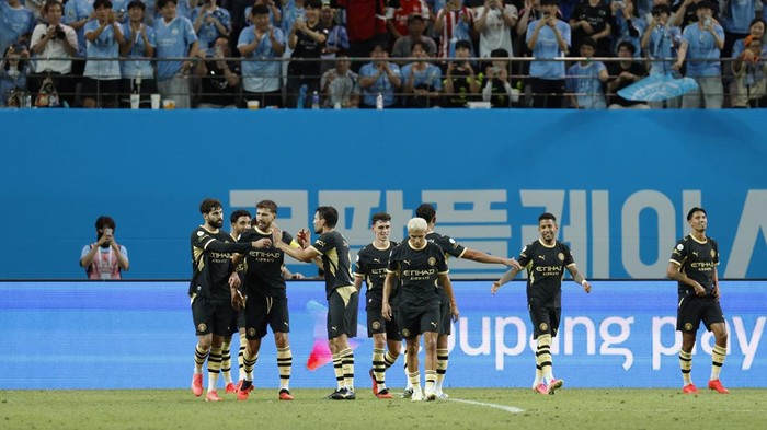 Soccer Football - Pre Season Friendly - Coupang Play Series - Manchester City v Atletico Madrid - Seoul World Cup Stadium, Seoul, South Korea - August 9, 2026 Manchester Citys Omar Marmoush celebrates scoring their second goal with teammates REUTERS