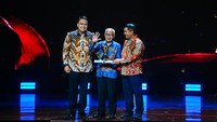 Kisah Mbah Guru Matematika, Kreator TikTok 79 Tahun Kasih Ilmu Gratis Online