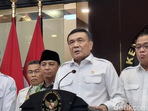 Menko Polkam Duga Kebakaran di Gunung Bromo karena Human Error