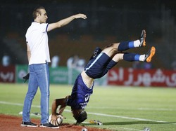 Wow! Pemain Ini Cetak Assist dari Salto Lemparan ke Dalam