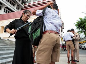 Pasca Penembakan Maut, Sekolah Thailand Pasang Detektor Logam untuk Perketat Keamanan