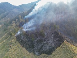 Video Update Penanganan Kebakaran Bromo, 2 Titik Api Masih Belum Padam