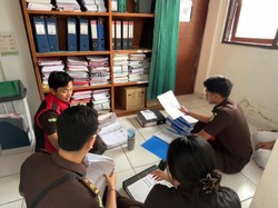 Jaksa Geledah Dinkes Tabanan Terkait Korupsi BBM, Pelumas, dan Makan-Minum