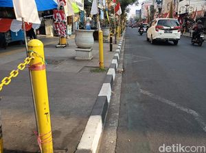 Aksi Rayap Besi Jamah Trotoar Tasikmalaya, Rantai Pembatas Raib