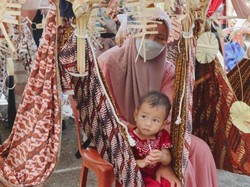 Mengenal Prosesi dan Makna Tradisi Baayun Maulid di Kalsel