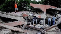 Presiden Kolombia Minta Trump Tangguhkan Tarif Impor Usai Gempa Dahsyat