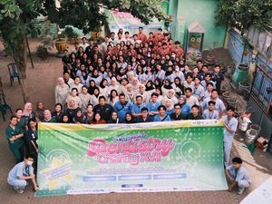 Mahasiswa FKG Unair Layani Pengobatan Gigi Gratis di Sidogiri Pasuruan